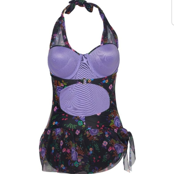 Marilyn Monroe Swimsuit - Picture 3 of 3